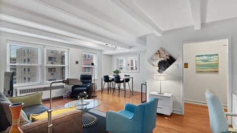 Tiny photo for 1585 Ridge Avenue #509, Evanston, IL 60201 (MLS # 12524029)