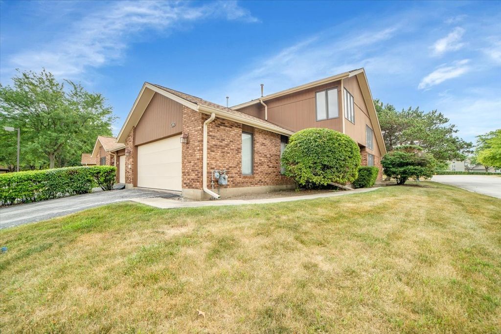 Photo for 3118 Elaine Court, Flossmoor, IL 60422 (MLS # 12481488)