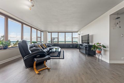 Tiny photo for 5801 N Sheridan Road #3C, Chicago, IL 60660 (MLS # 12492938)
