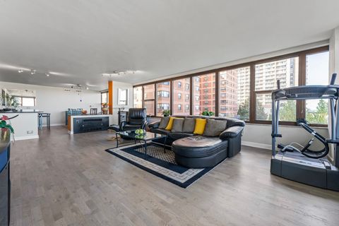 Tiny photo for 5801 N Sheridan Road #3C, Chicago, IL 60660 (MLS # 12492938)