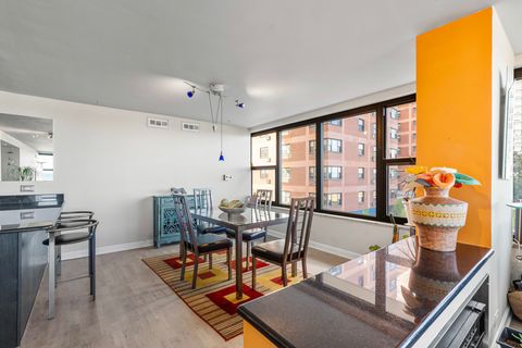 Tiny photo for 5801 N Sheridan Road #3C, Chicago, IL 60660 (MLS # 12492938)