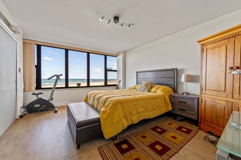 Tiny photo for 5801 N Sheridan Road #3C, Chicago, IL 60660 (MLS # 12492938)