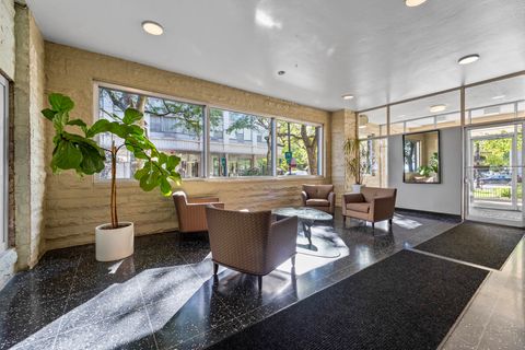 Tiny photo for 5801 N Sheridan Road #3C, Chicago, IL 60660 (MLS # 12492938)