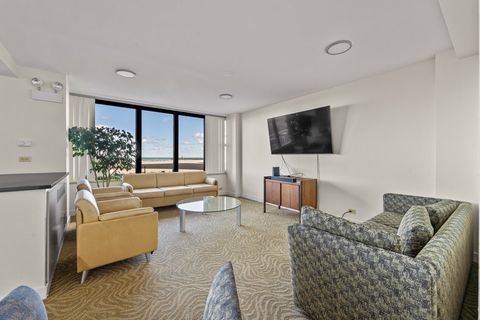 Tiny photo for 5801 N Sheridan Road #3C, Chicago, IL 60660 (MLS # 12492938)