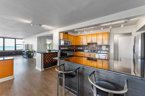 Tiny photo for 5801 N Sheridan Road #3C, Chicago, IL 60660 (MLS # 12492938)