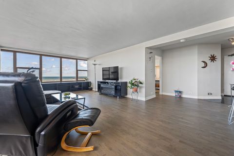 Tiny photo for 5801 N Sheridan Road #3C, Chicago, IL 60660 (MLS # 12492938)