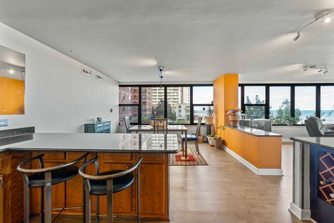 Tiny photo for 5801 N Sheridan Road #3C, Chicago, IL 60660 (MLS # 12492938)