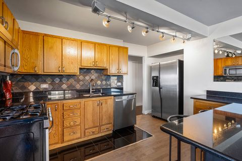 Tiny photo for 5801 N Sheridan Road #3C, Chicago, IL 60660 (MLS # 12492938)