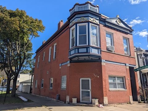 1657 N Monticello Avenue Chicago IL 60647