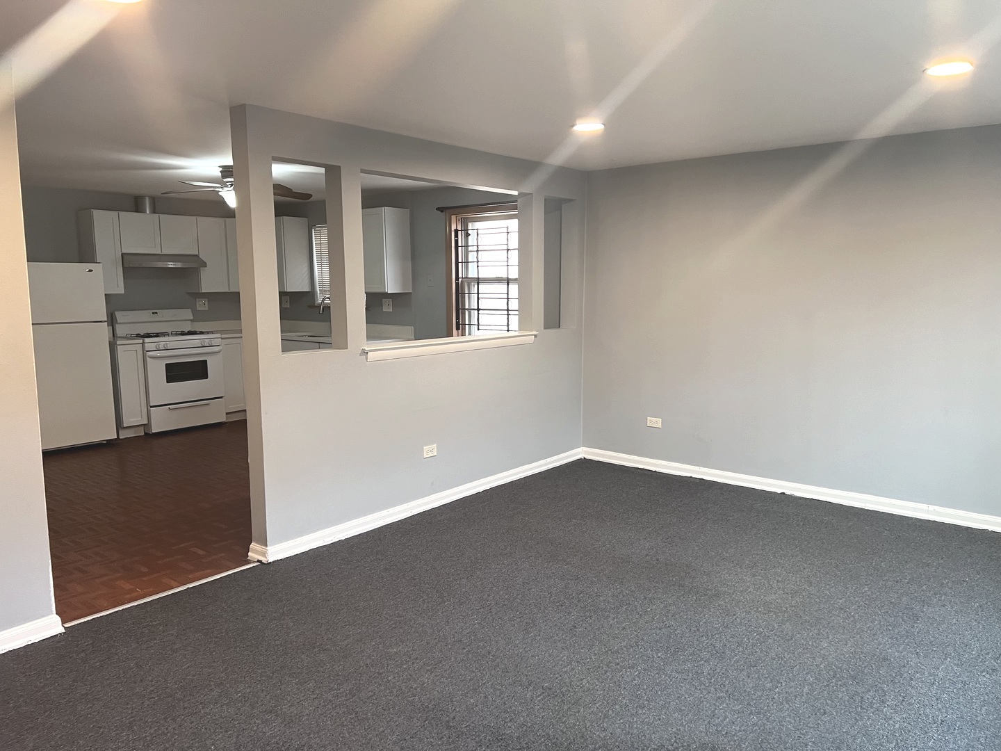 2417 W Bryn Mawr Avenue G