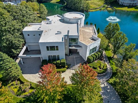 9233 Falling Waters Drive W Burr Ridge IL 60527