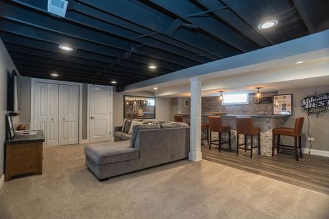 Tiny photo for 9840 S Saint Louis Avenue, Evergreen Park, IL 60805 (MLS # 12623753)