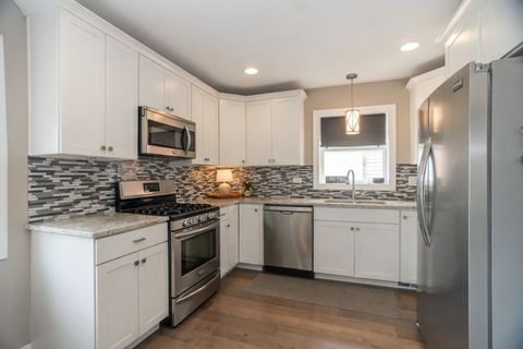 Tiny photo for 9840 S Saint Louis Avenue, Evergreen Park, IL 60805 (MLS # 12623753)