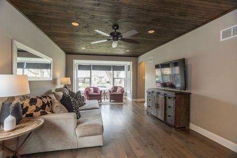 Tiny photo for 9840 S Saint Louis Avenue, Evergreen Park, IL 60805 (MLS # 12623753)