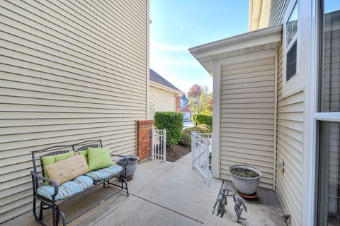 Tiny photo for 290 Remington Drive, St. Charles, IL 60175 (MLS # 12499641)
