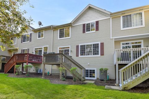 Tiny photo for 290 Remington Drive, St. Charles, IL 60175 (MLS # 12499641)