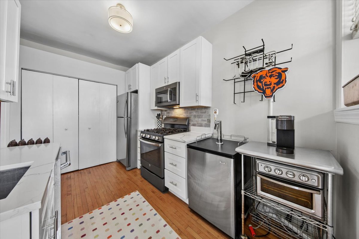 2548 N Seminary Avenue 2