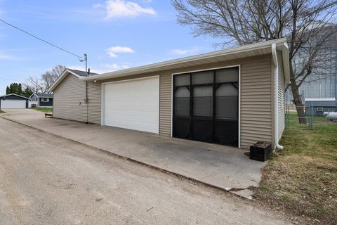 Tiny photo for 104 2nd St Court, Donahue, IA 52746 (MLS # 12602616)