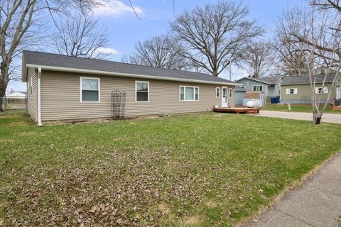 Photo of 104 2nd St Court, Donahue, IA 52746 (MLS # 12602616)