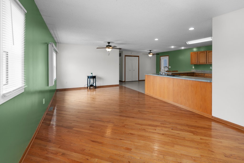 104 2nd St Court