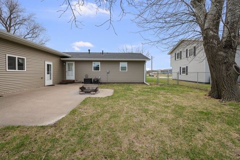 Tiny photo for 104 2nd St Court, Donahue, IA 52746 (MLS # 12602616)