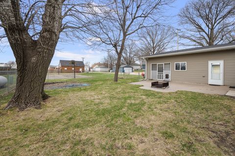 Tiny photo for 104 2nd St Court, Donahue, IA 52746 (MLS # 12602616)
