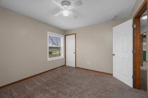 Tiny photo for 104 2nd St Court, Donahue, IA 52746 (MLS # 12602616)