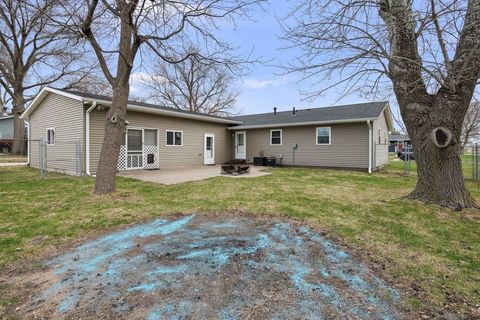Tiny photo for 104 2nd St Court, Donahue, IA 52746 (MLS # 12602616)