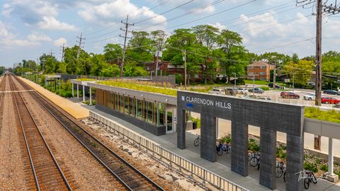 Tiny photo for 421 Park Avenue #A, Clarendon Hills, IL 60514 (MLS # 12619862)