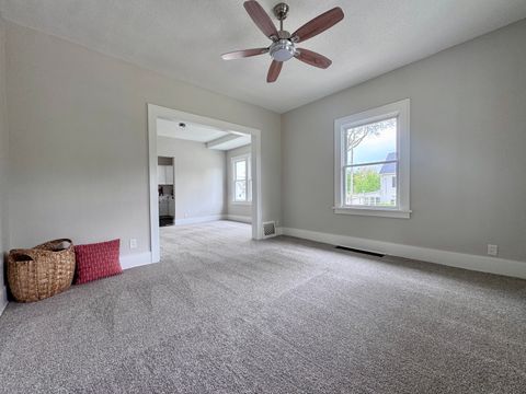 Tiny photo for 2038 N Myrtle Street, Davenport, IA 52804 (MLS # 12633938)