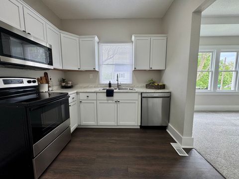 Tiny photo for 2038 N Myrtle Street, Davenport, IA 52804 (MLS # 12633938)