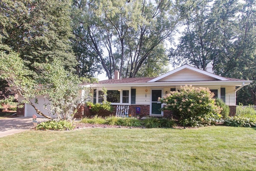 Photo for 1235 Meadow Lane, Elgin, IL 60123 (MLS # 12443044)