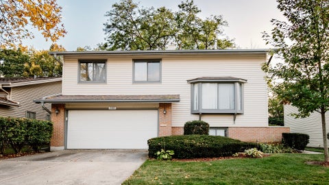 Photo of 3405 Golfview Drive, Hazel Crest, IL 60429 (MLS # 12787876)