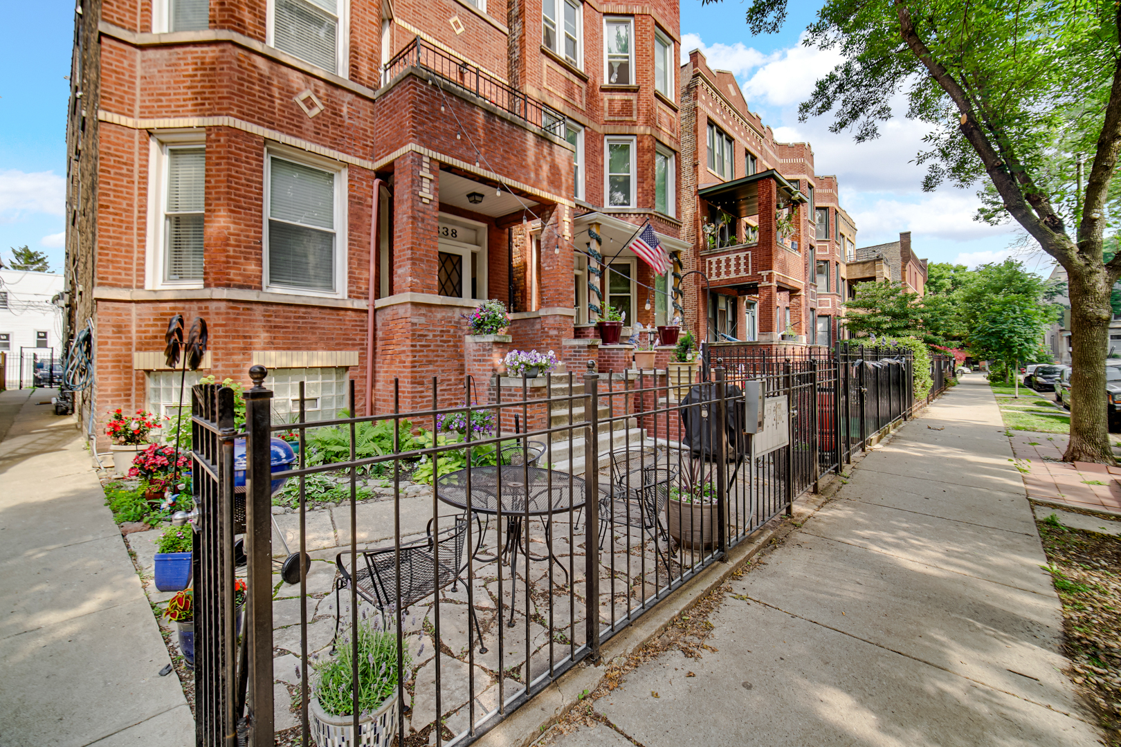 838 N Maplewood Avenue 1R