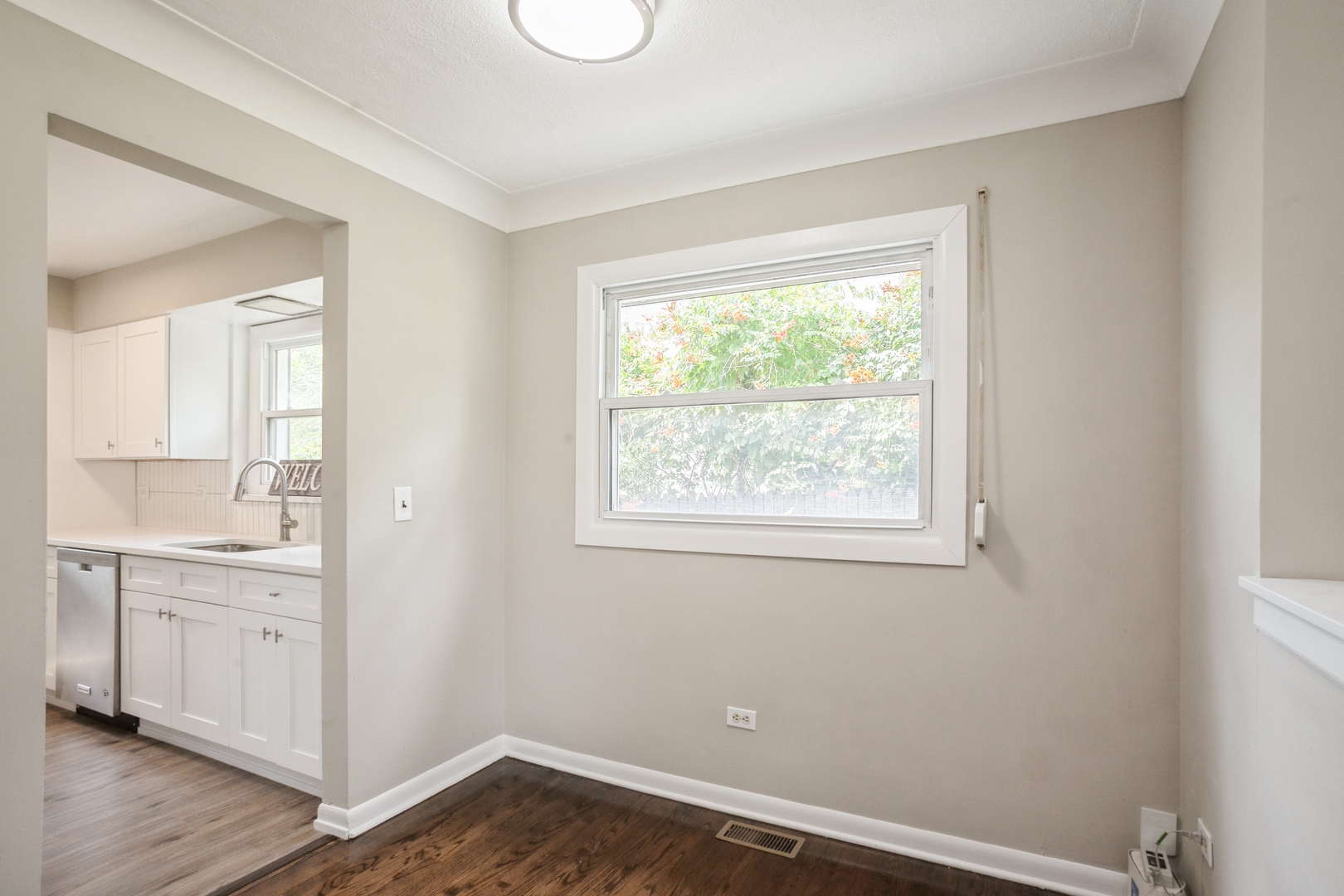 Elmhurst, Illinois 60126, United States, 3 Bedrooms Bedrooms, ,2 BathroomsBathrooms,Residential,Active,174873