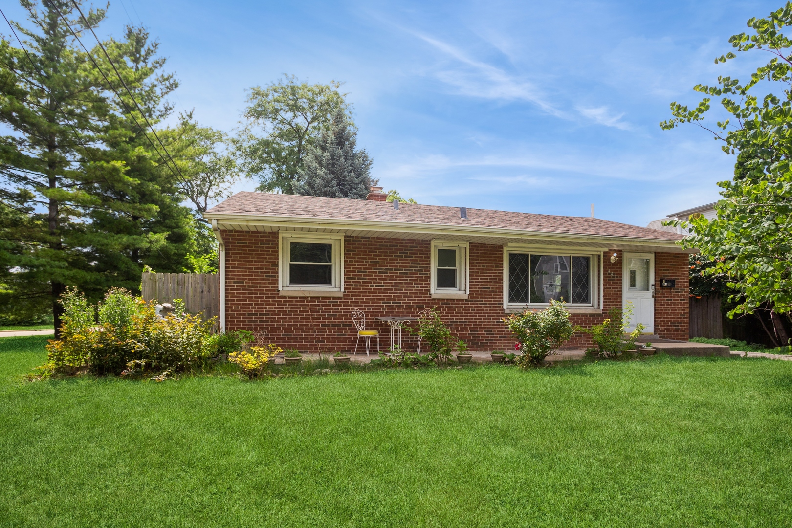 Elmhurst, Illinois 60126, United States, 3 Bedrooms Bedrooms, ,2 BathroomsBathrooms,Residential,Active,174873