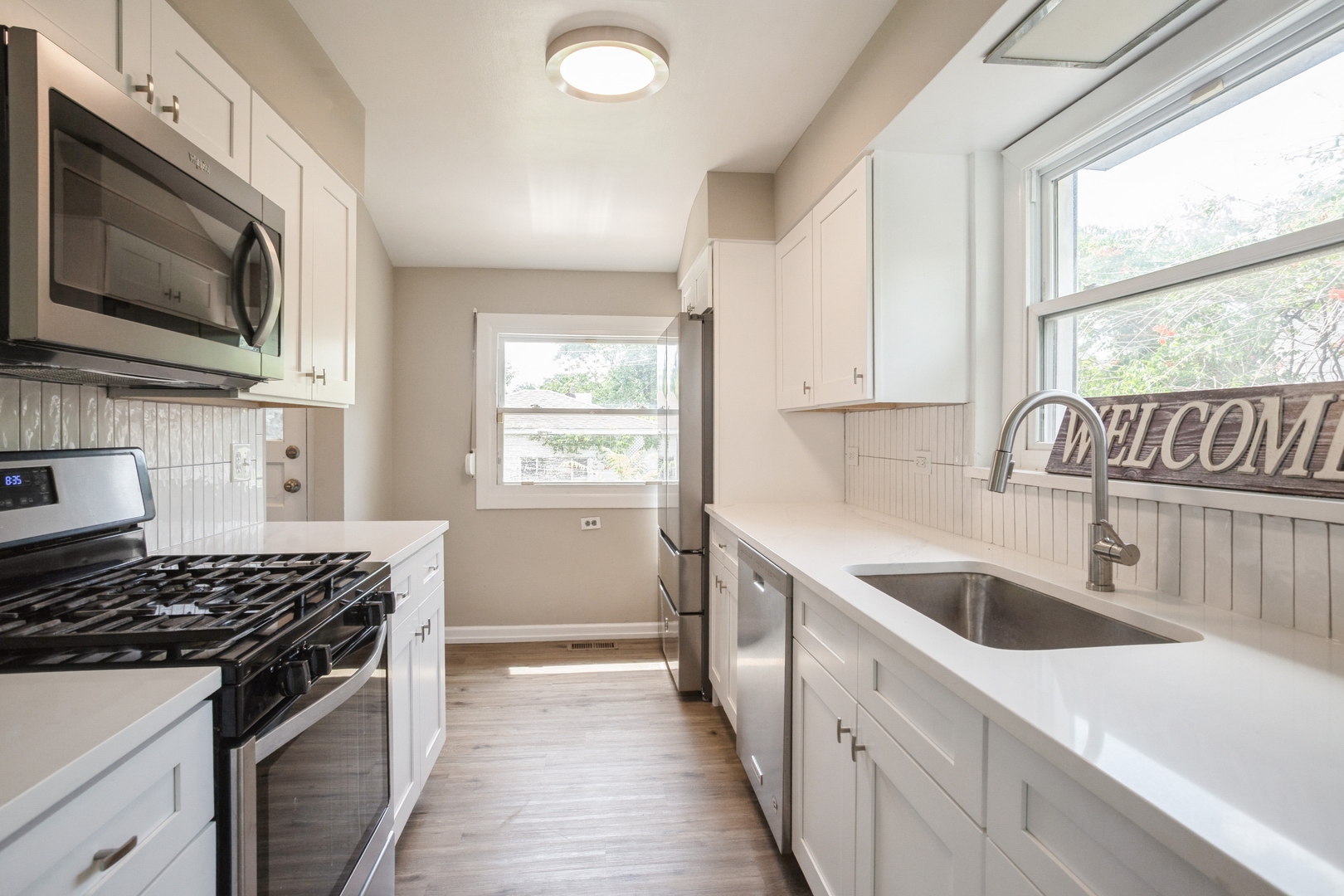 Elmhurst, Illinois 60126, United States, 3 Bedrooms Bedrooms, ,2 BathroomsBathrooms,Residential,Active,174873