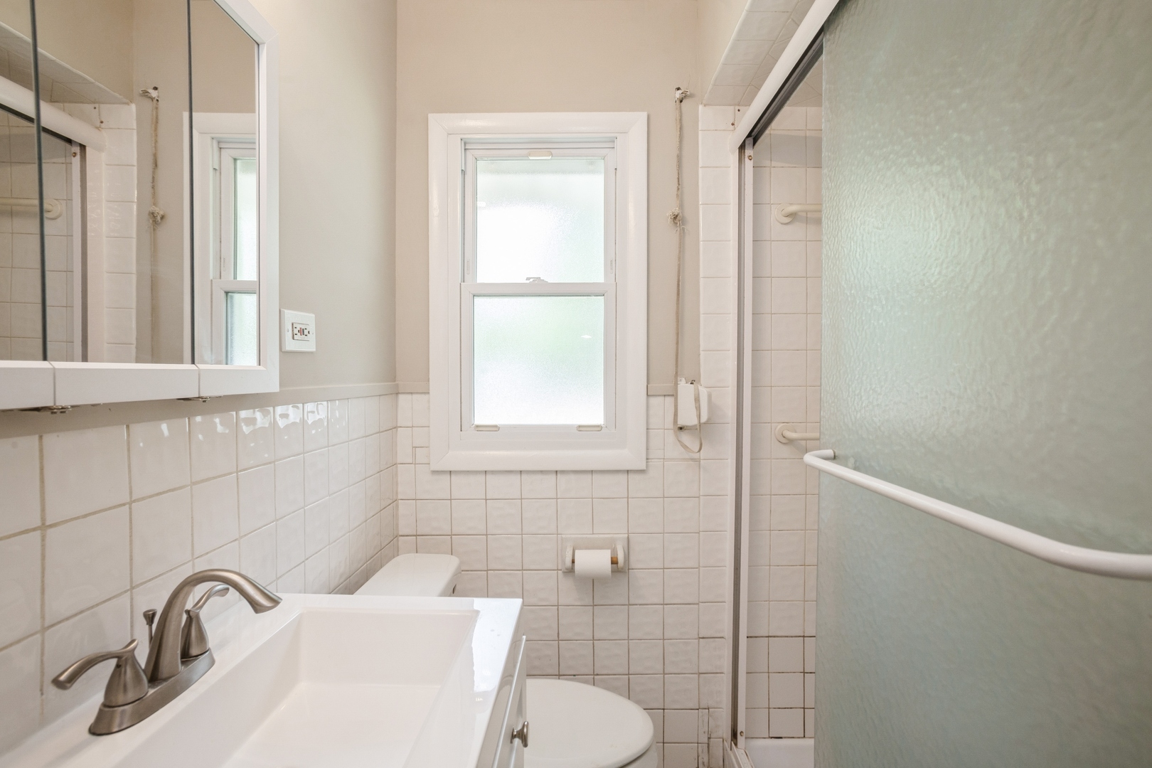 Elmhurst, Illinois 60126, United States, 3 Bedrooms Bedrooms, ,2 BathroomsBathrooms,Residential,Active,174873