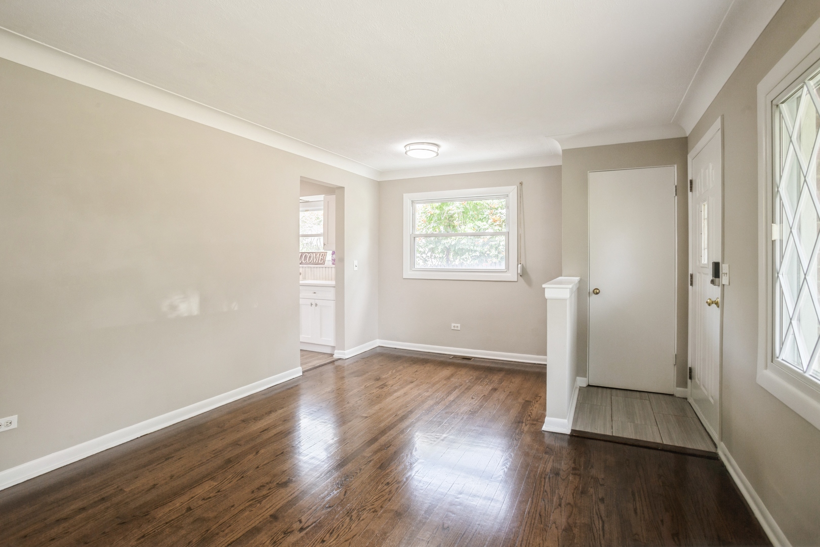 Elmhurst, Illinois 60126, United States, 3 Bedrooms Bedrooms, ,2 BathroomsBathrooms,Residential,Active,174873