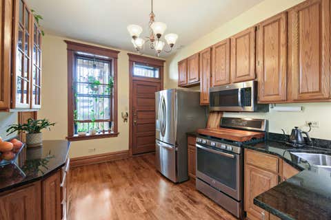 Tiny photo for 823 W Lakeside Place #3E, Chicago, IL 60640 (MLS # 12720695)