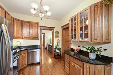 Tiny photo for 823 W Lakeside Place #3E, Chicago, IL 60640 (MLS # 12720695)