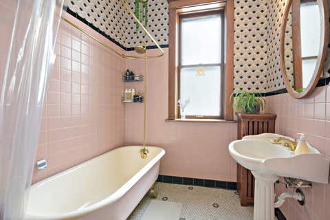 Tiny photo for 823 W Lakeside Place #3E, Chicago, IL 60640 (MLS # 12720695)