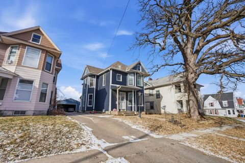 Tiny photo for 1422 Arlington Avenue, Davenport, IA 52803 (MLS # 12552775)