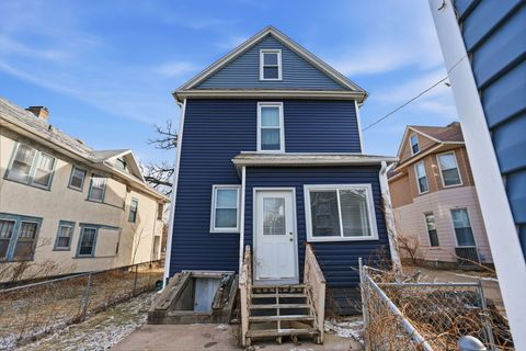 Tiny photo for 1422 Arlington Avenue, Davenport, IA 52803 (MLS # 12552775)