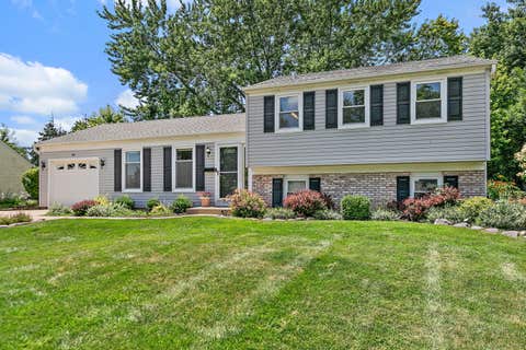 Tiny photo for 34 Paxton Lane, Schaumburg, IL 60194 (MLS # 12684842)