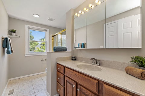Tiny photo for 34 Paxton Lane, Schaumburg, IL 60194 (MLS # 12684842)