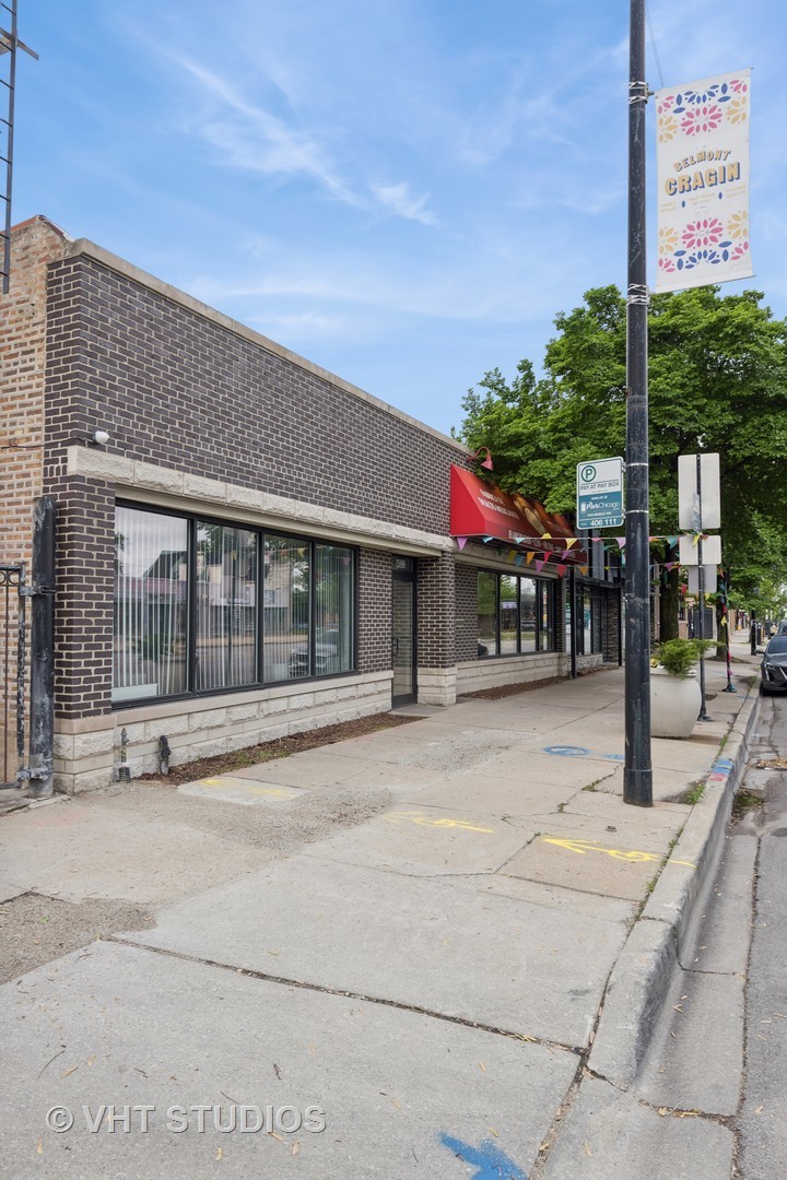 4933-4935 W Fullerton Avenue
