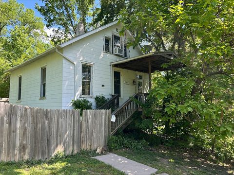 Photo of 740 E 9th Street, Davenport, IA 52803 (MLS # 12647596)