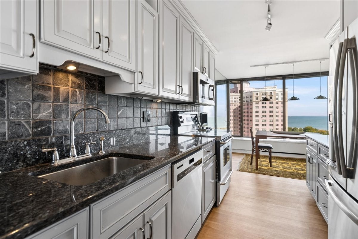 5455 N Sheridan Road 1801