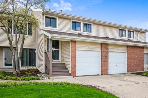 Photo of 213 Winding Oak Lane, Buffalo Grove, IL 60089 (MLS # 12652453)